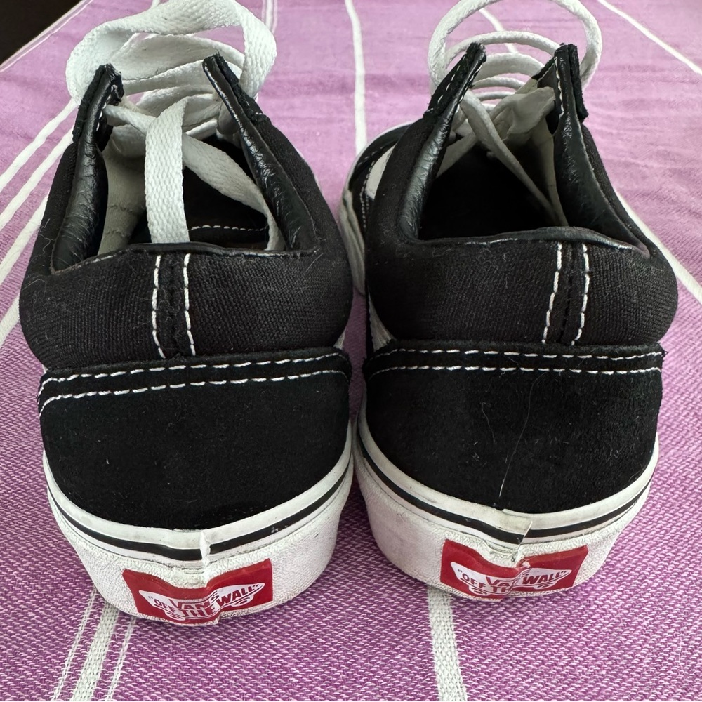 Vans Skate Old Skool skate shoes, sneakers - black - 5.5 women’s, kids size 4. - Picture 3 of 6